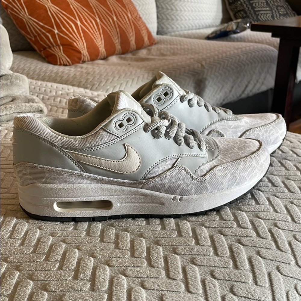 Women’s nike Air Max 1